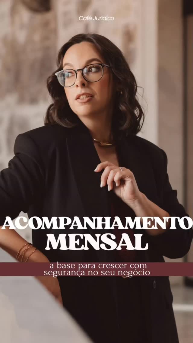 Tomamos um café enquanto desmistificamos um tema que parece confundir os empresários:
👉afinal, o que é uma avença jurídica?

Muitas (micro) empresas acreditam que basta reagir aos problemas à medida que surgem.

A realidade é que a falta de acompanhamento contínuo mantém os riscos escondidos, levam à tomada de decisões inseguras e ao desgaste diário para o empregador que tem de estar, constantemente, a repetir as mesmas ordens, a rever diretrizes e a apagar fogos.

Quando uma empresa consegue estruturar os seus processos de forma consistente e receber orientação jurídica regular, deixa de estar à mercê da sorte ou do improviso.

O que parecia um desafio constante transforma-se em **clareza, segurança e capacidade de crescimento real**. 👌
Este é o verdadeiro poder de um acompanhamento jurídico mensal, constante e personalizado à fase do seu negócio - também conhecido como *avença*.

🎯Se quer que a sua empresa funcione com mais previsibilidade e liberdade para focar no que realmente importa, pense no papel que um apoio jurídico continuado pode ter na transformação do seu negócio.